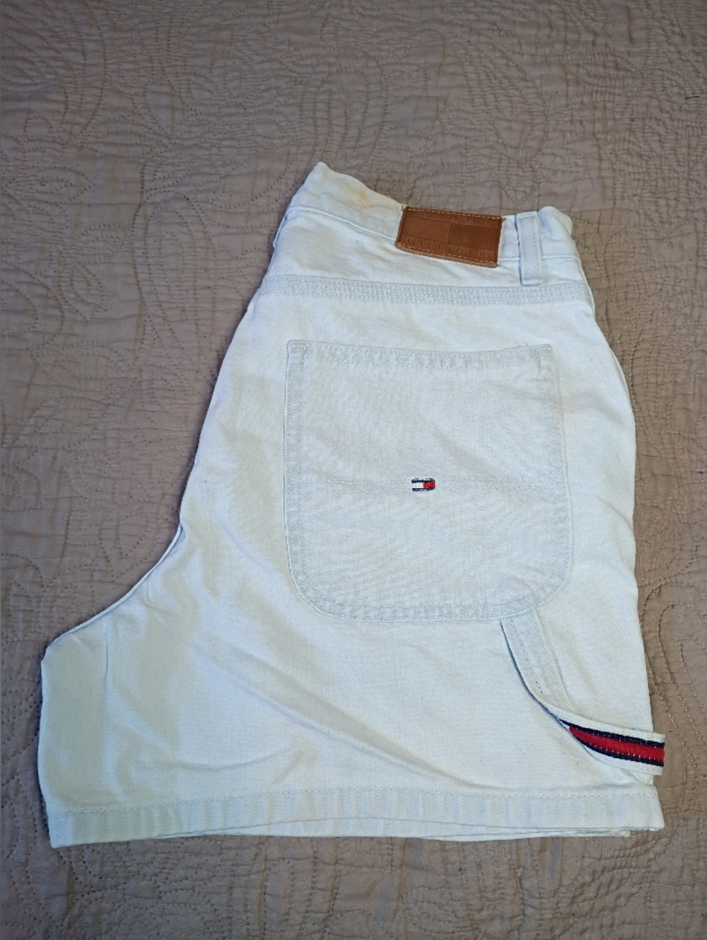 Vintage Y2K Tommy Jeans Denim Cargo Shorts with Signature Flag Detail Sz 6/ S